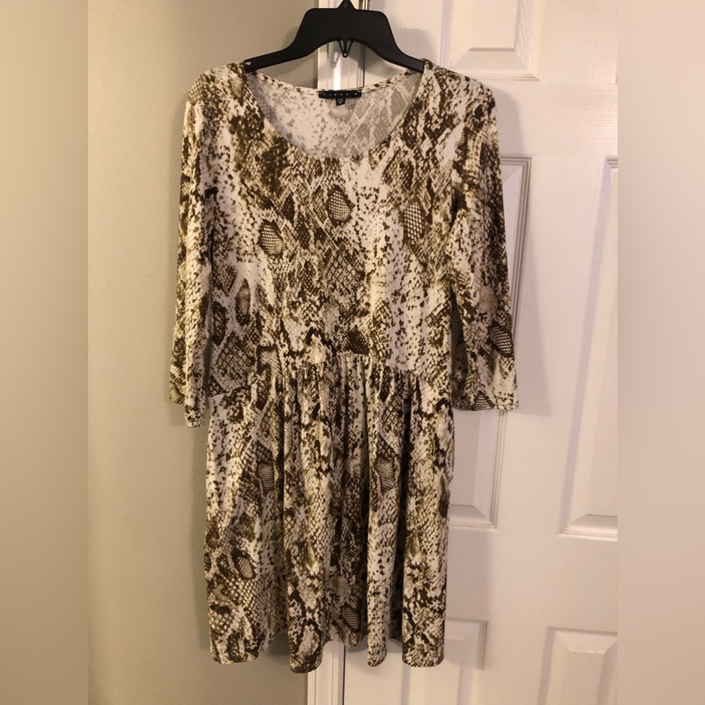 Tiana B dress